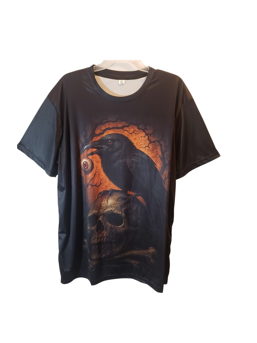 Men's XL black graphic raven & Skull short sleeve shirt.